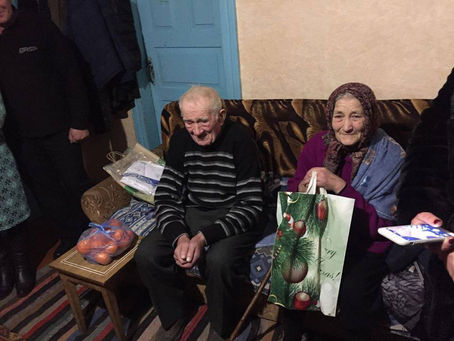 НАРОДНИЙ ДЕПУТАТ ПРИВІТАЛА СВОГО ЗЕМЛЯКА З 90-РІЧЧЯМ. ФОТО