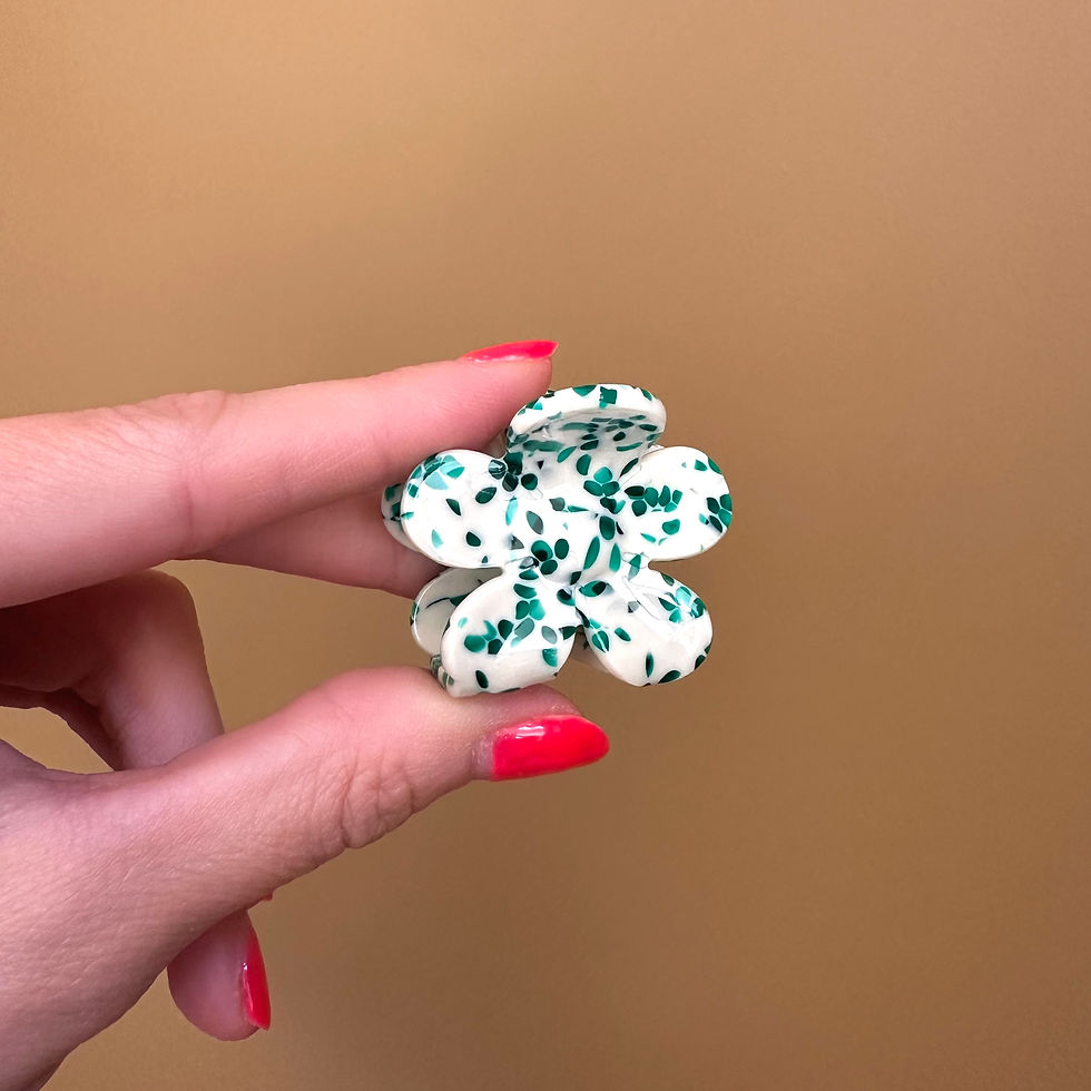 Pince fleur dalmatien vert en acétate - Agathe & cocö