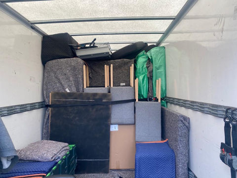 Move with Moreno London Storage Deliveries.