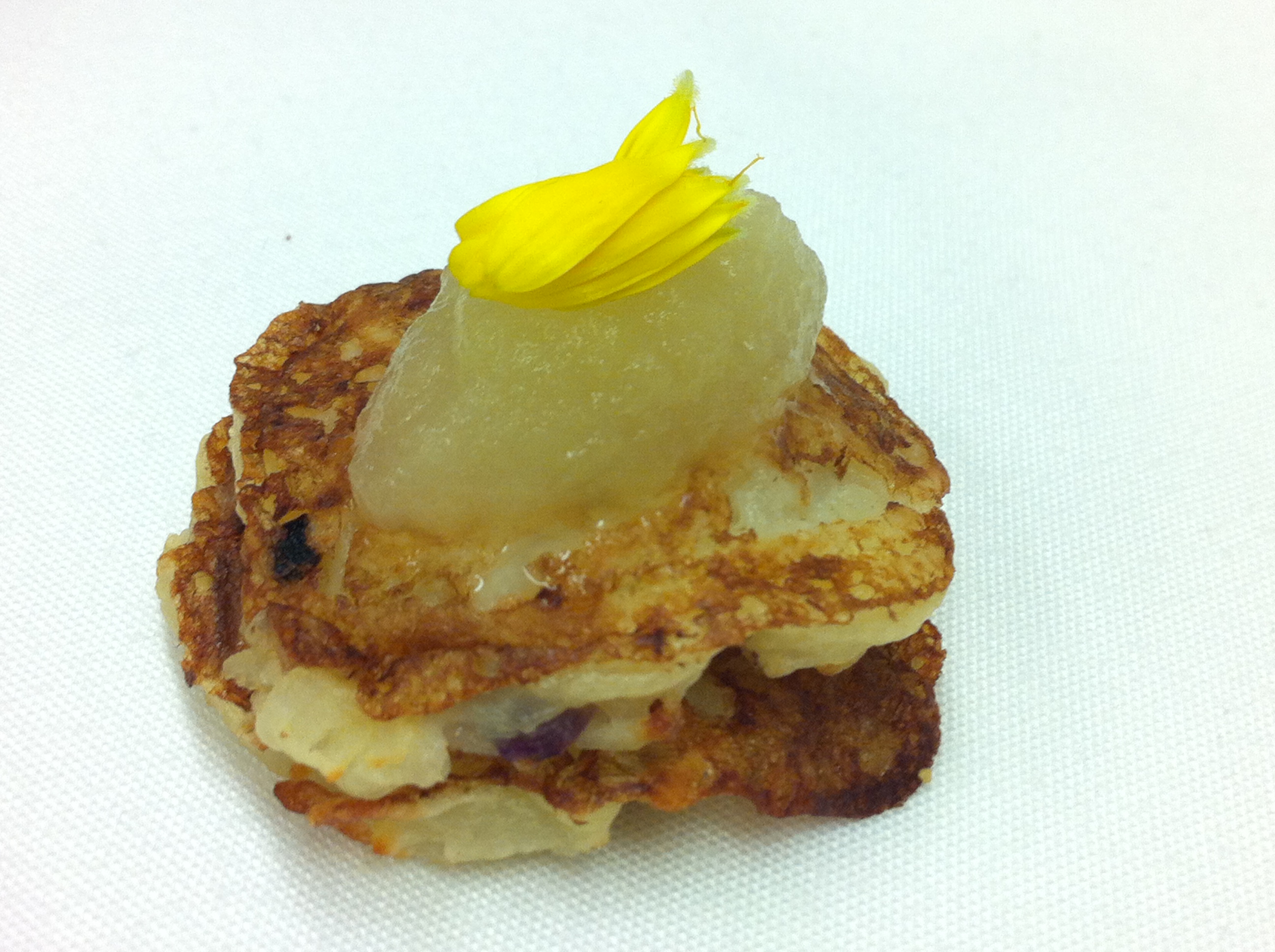 Latkes, apple puree