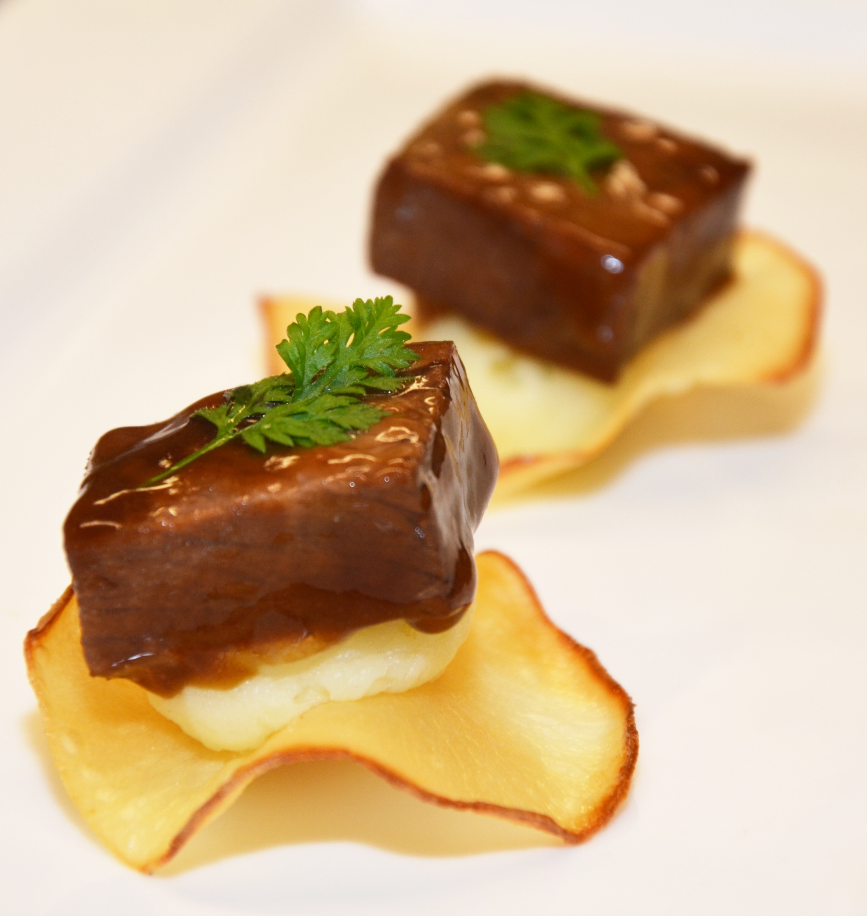 Braised shortrib, yukon gold mash, tapioca crisp