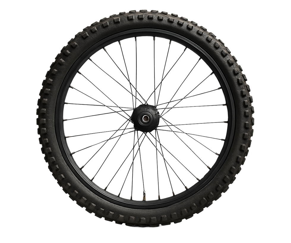 Černé kolo s hrubým vzorkem pneumatiky