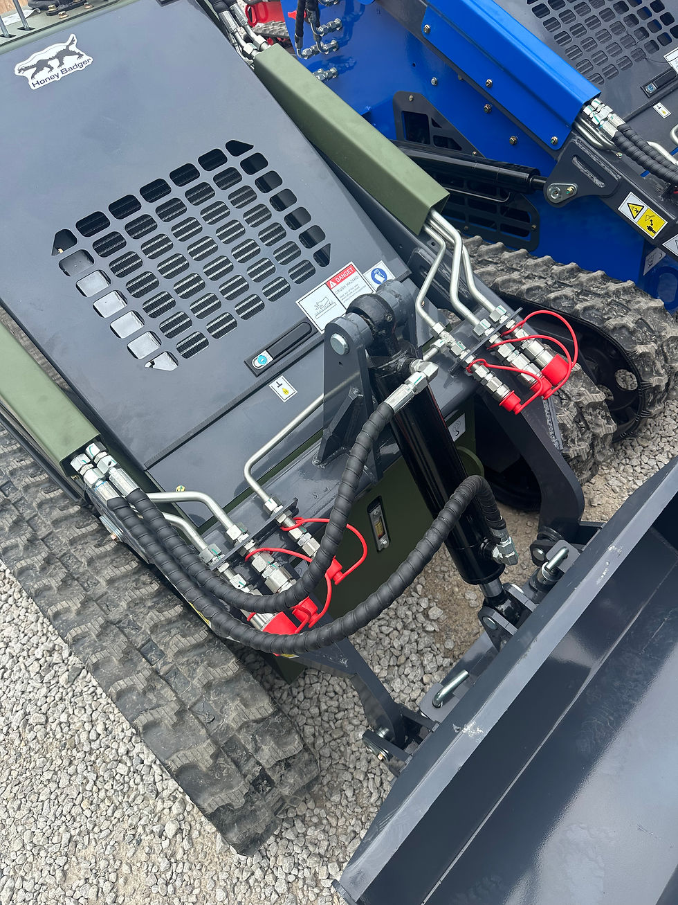 Thumbnail: Honey Badger HBS04 23hp V Twin gas engine 3 stage pump, 3 valve 1000lbs capacity
