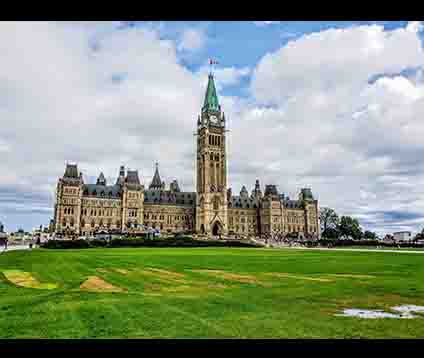 كندا تحث مواطنيها في لبنان على مغادرة البلاد بسبب التصاعد المحتمل للتوترات