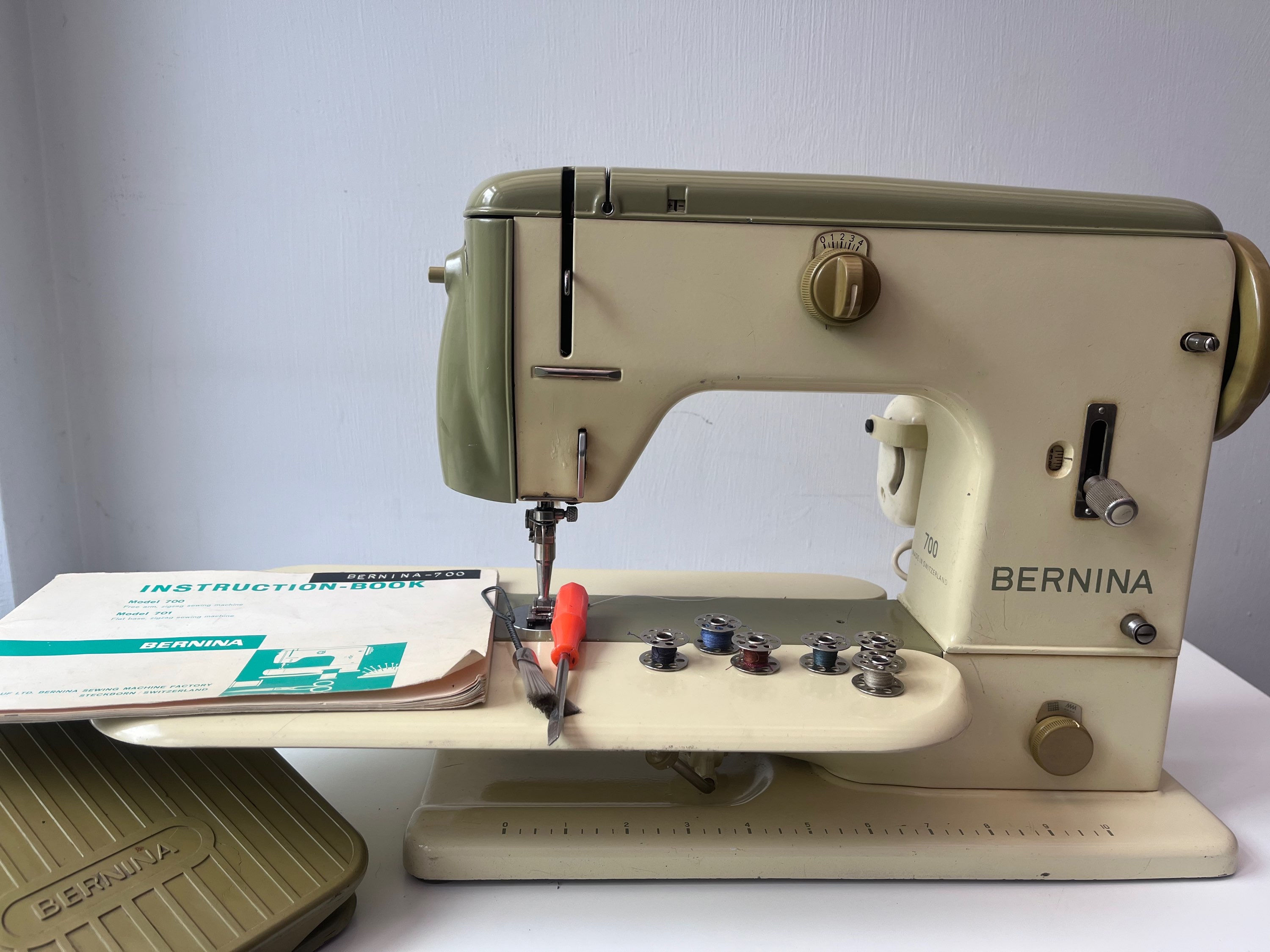  Bernina 700