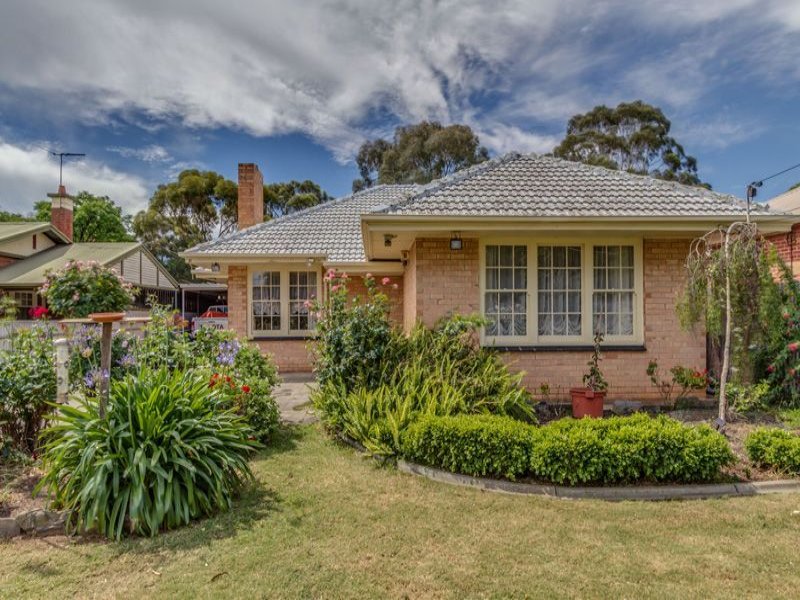 Our Place: Australian renovation story of a 1960s double-brick house