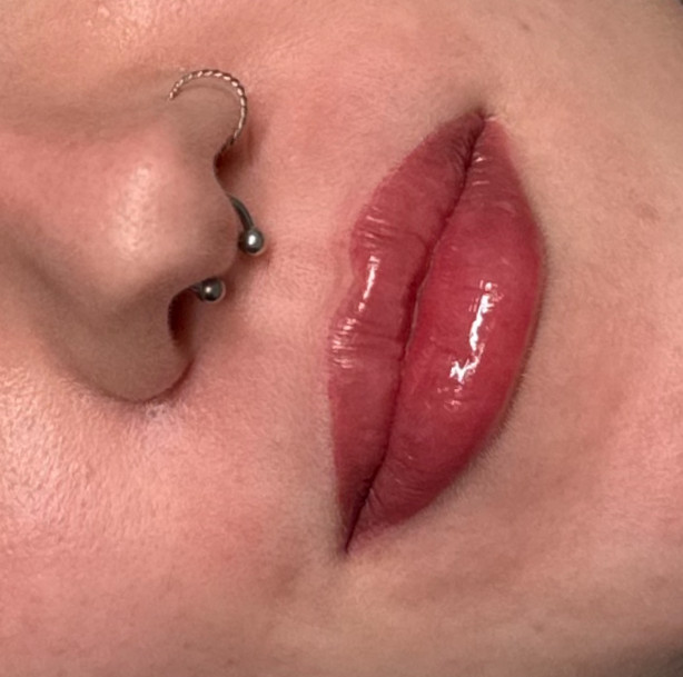 lip blush berry_edited.jpg