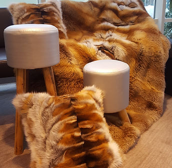 Fuchs Hocker.jpg