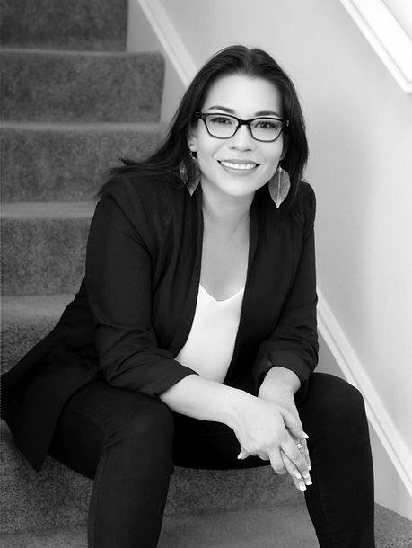 Larissa Varela - BW - Web.jpg