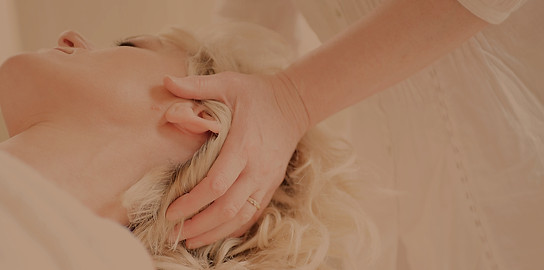 Head massage therapy_edited.jpg