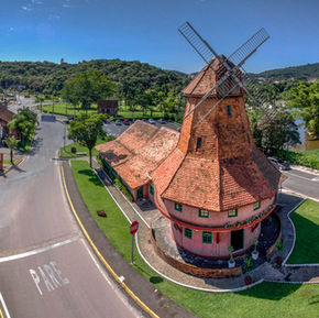 O portal de entrada de cidade de Joinville
