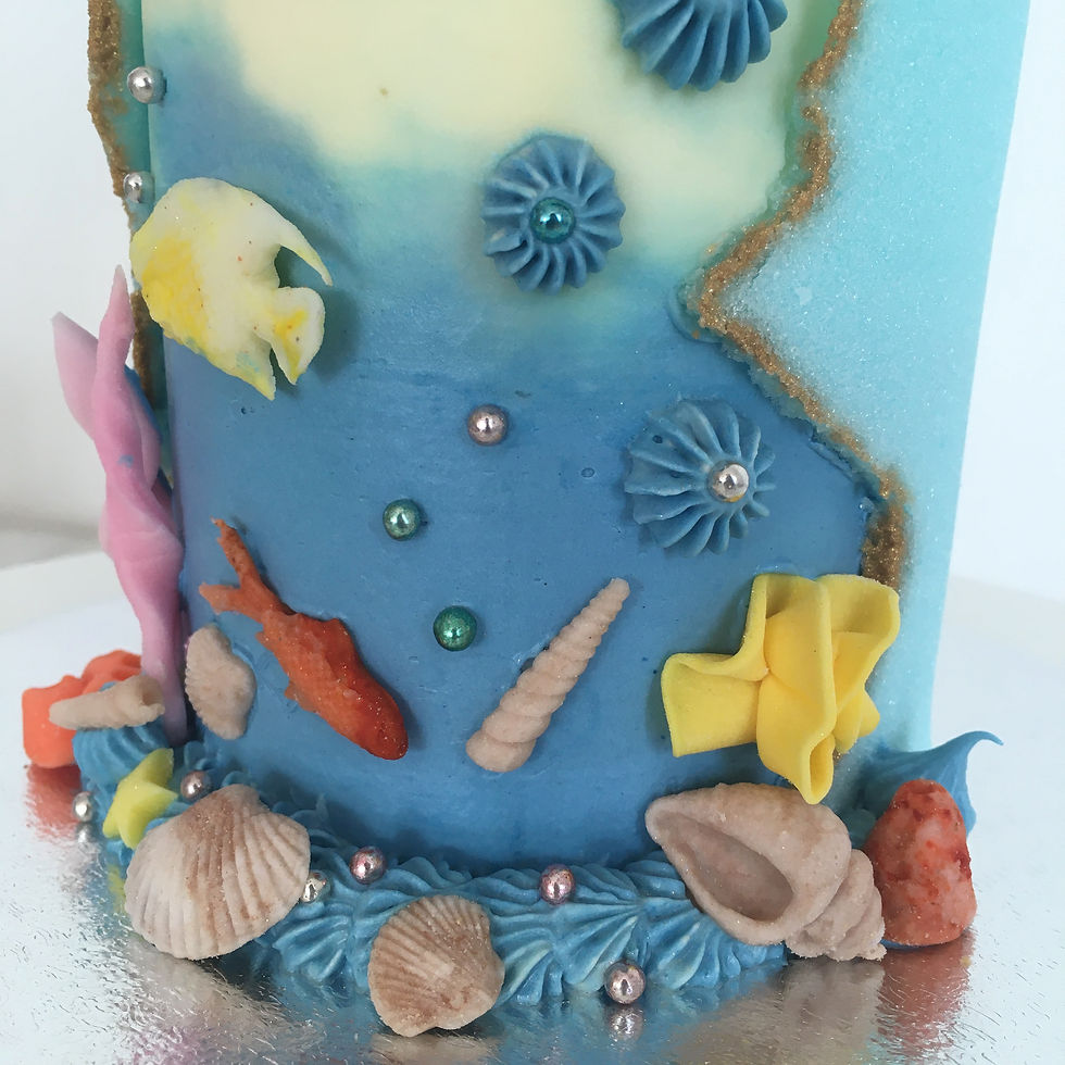 Thumbnail: Photo of Isomalt and sugar sheet cake by Barbara Cakes London