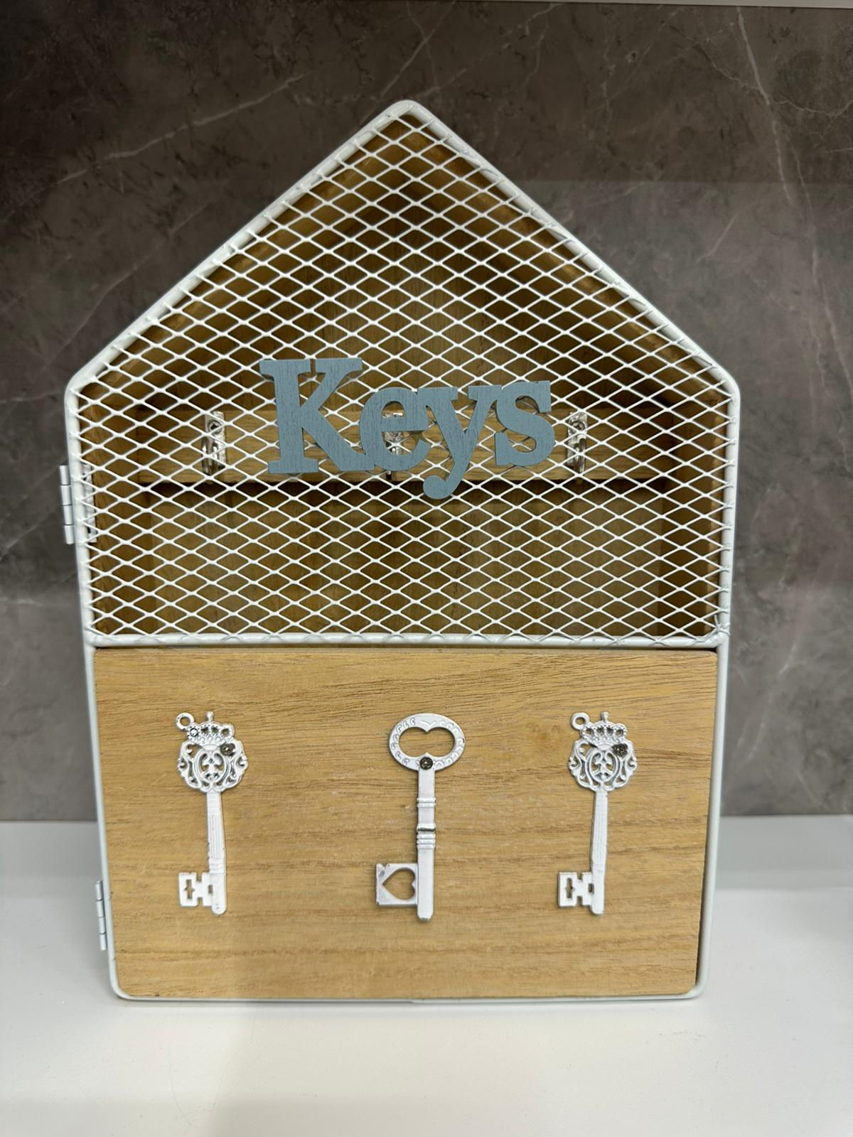 תיבת עץ בצורת כלוב לתליית מפתחות