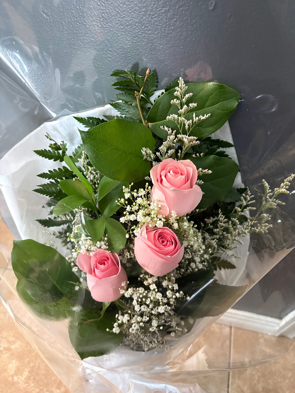 Thumbnail: 3 Rose Bouquet