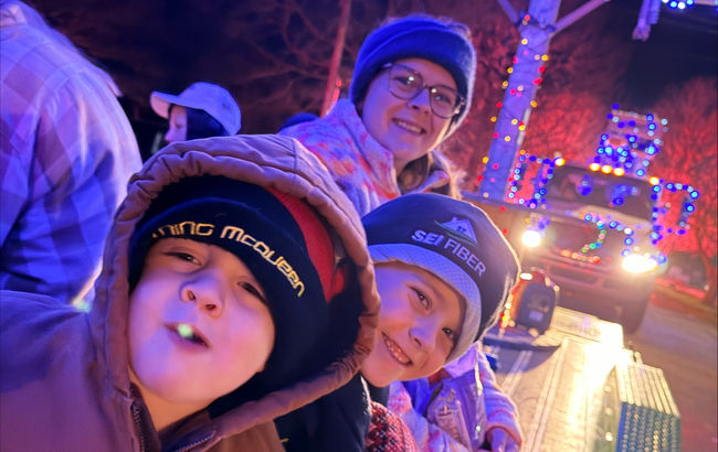 kids at light parade