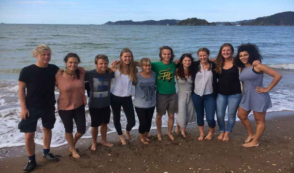 volunteer overseas New Zealand. Nature programs, nature retreat, Discover new zealand. Do something different in new zealand.