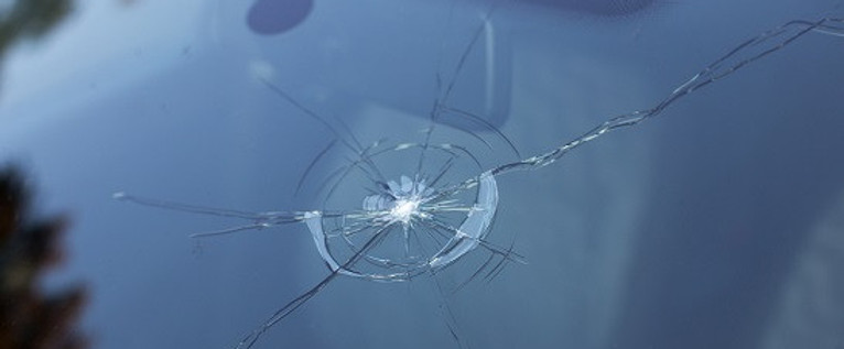 driving-with-a-chipped-windscreen-replac