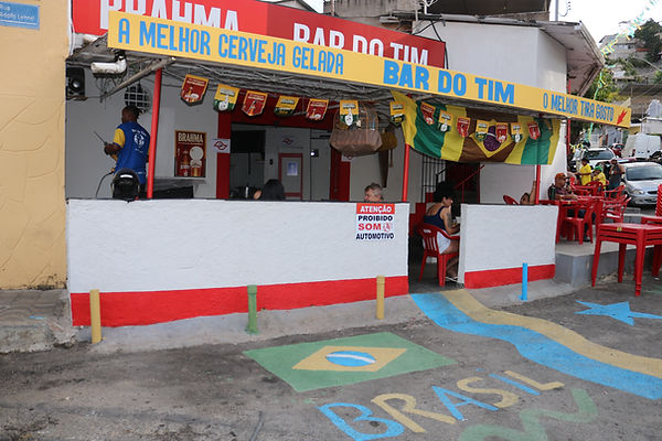 O Bar do Tim no final da Rua também foi decorado.JPG