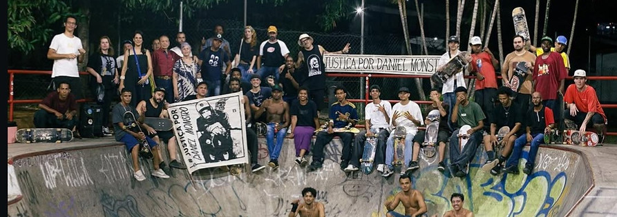 imagem protesto _monstro_.jpg