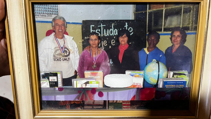 Dona Lena e seus colegas de turma.jpeg