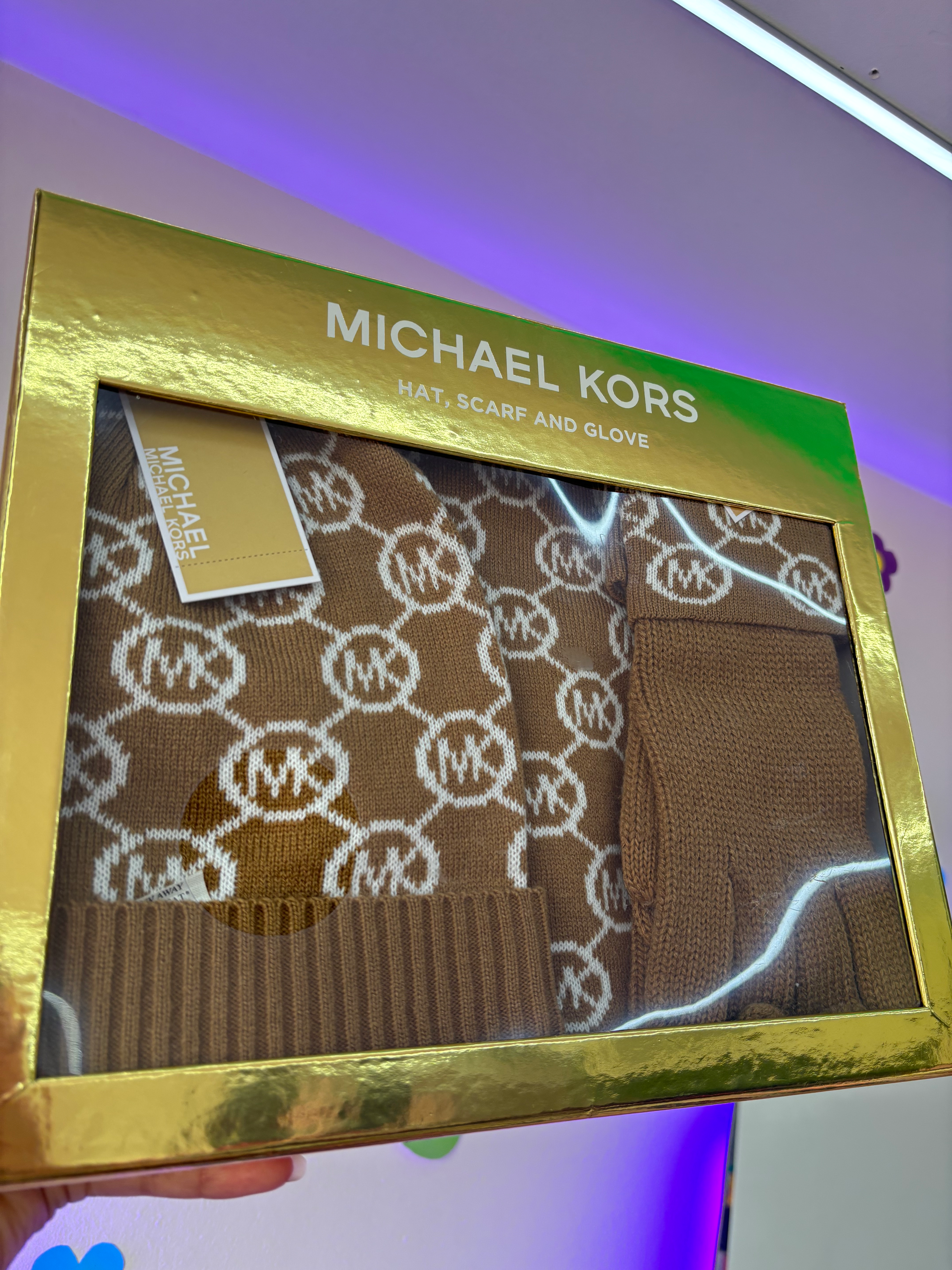 Set MK gorro + bufanda y guantes café 