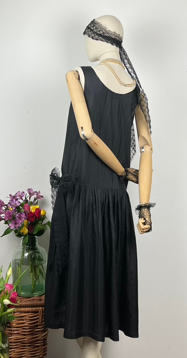 Thumbnail: Christina Abbott 50s does 20s Silk Flapper Dress