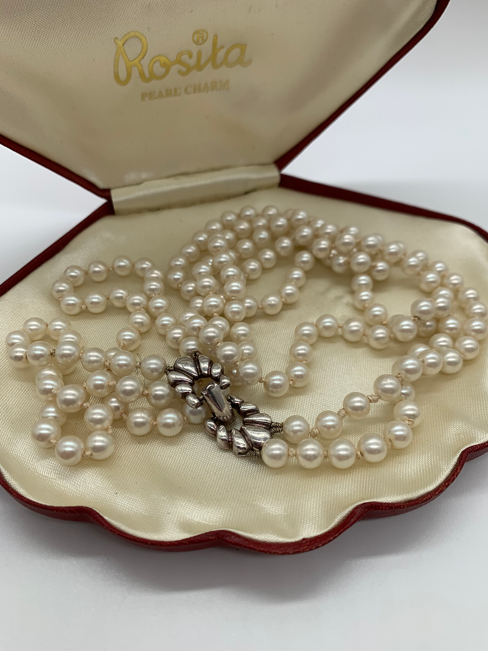 Thumbnail: Rosita of London 60s White Pearl Necklace with Silver 925 Box Clasp
