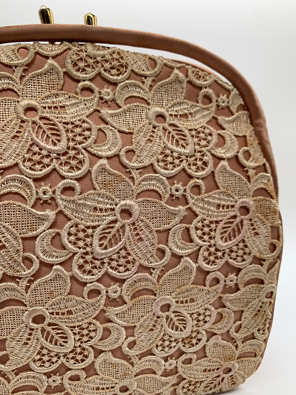 Thumbnail: Waldybag 40s Silk Crochet Handbag
