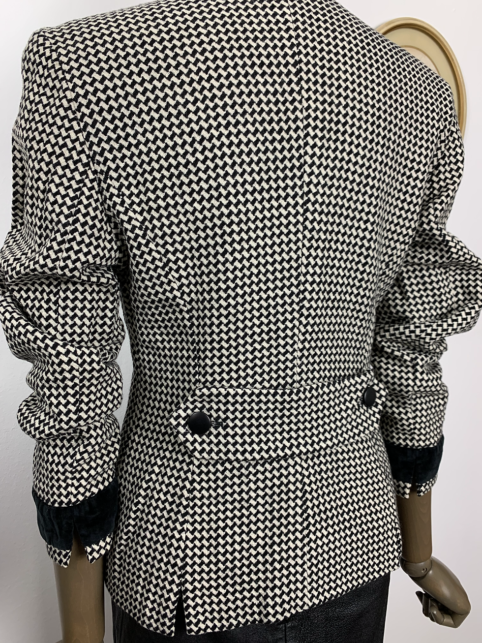 Thumbnail: Byblos 80s Houndstooth Blazer
