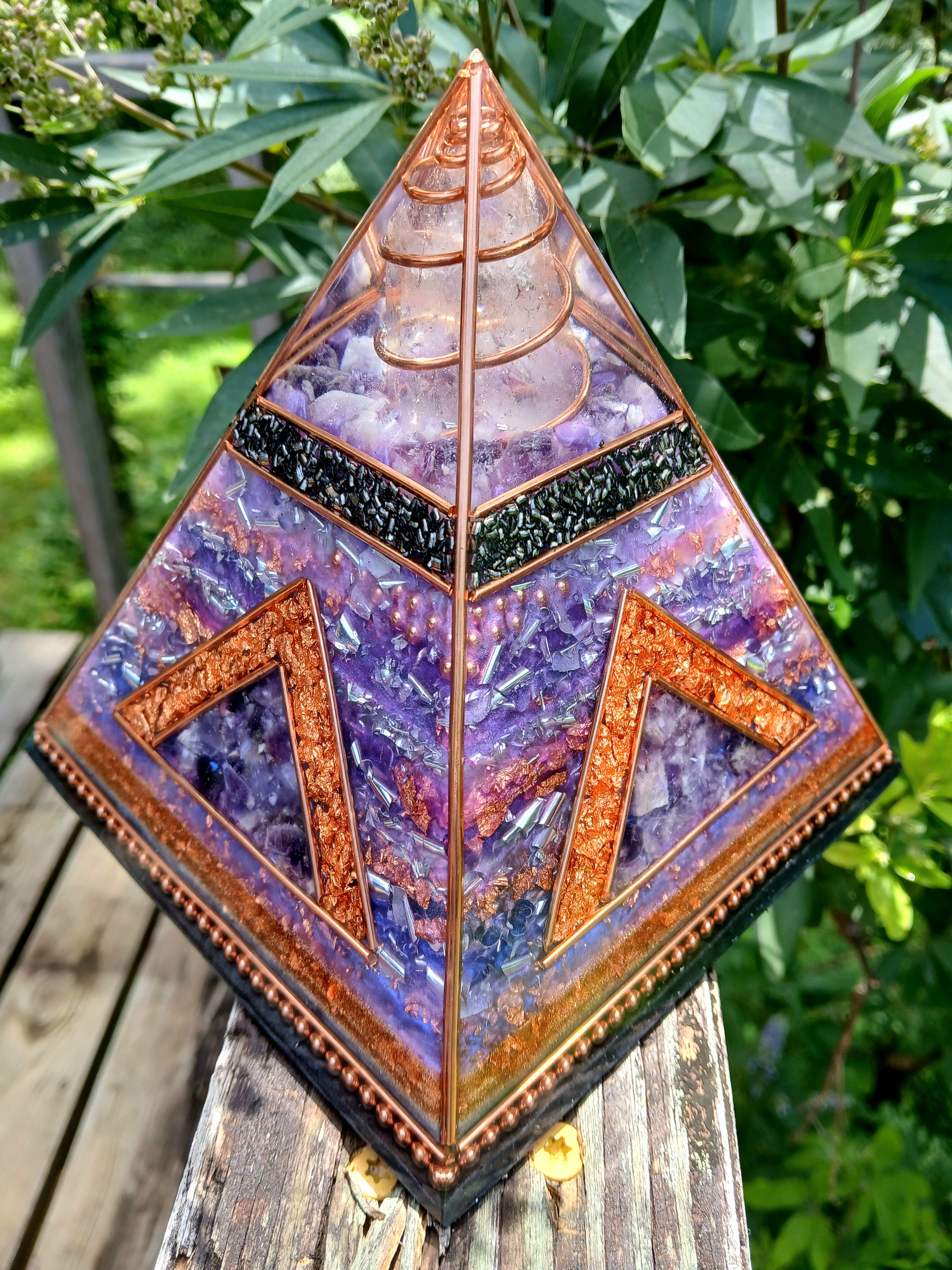 XLarge, Orgonite, Pyramid