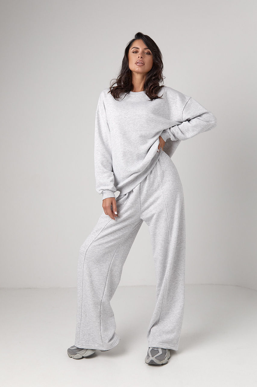 Спортивний костюм з прямими штанами та світшотом