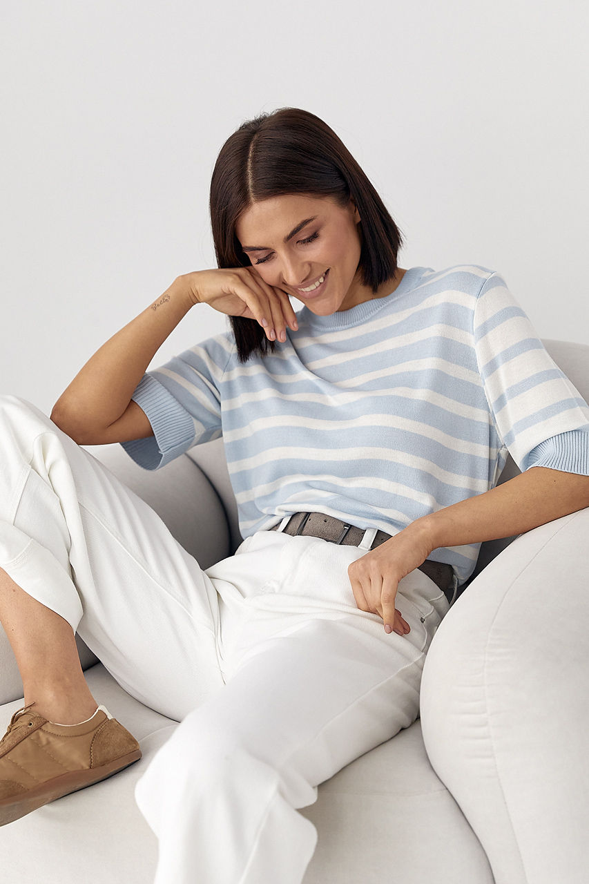 Смугаста футболка з віскозного плетіння