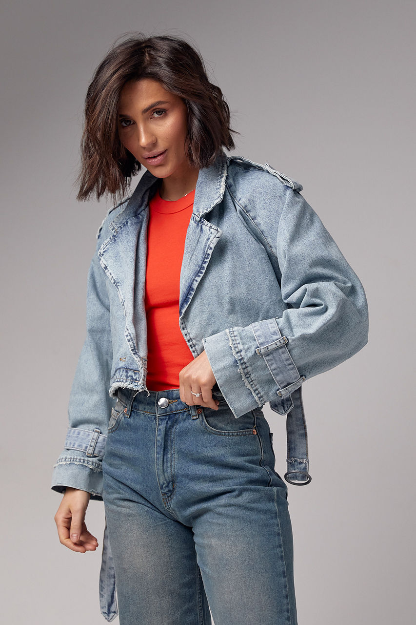 Коротка жіноча джинсовка у стилі Grunge