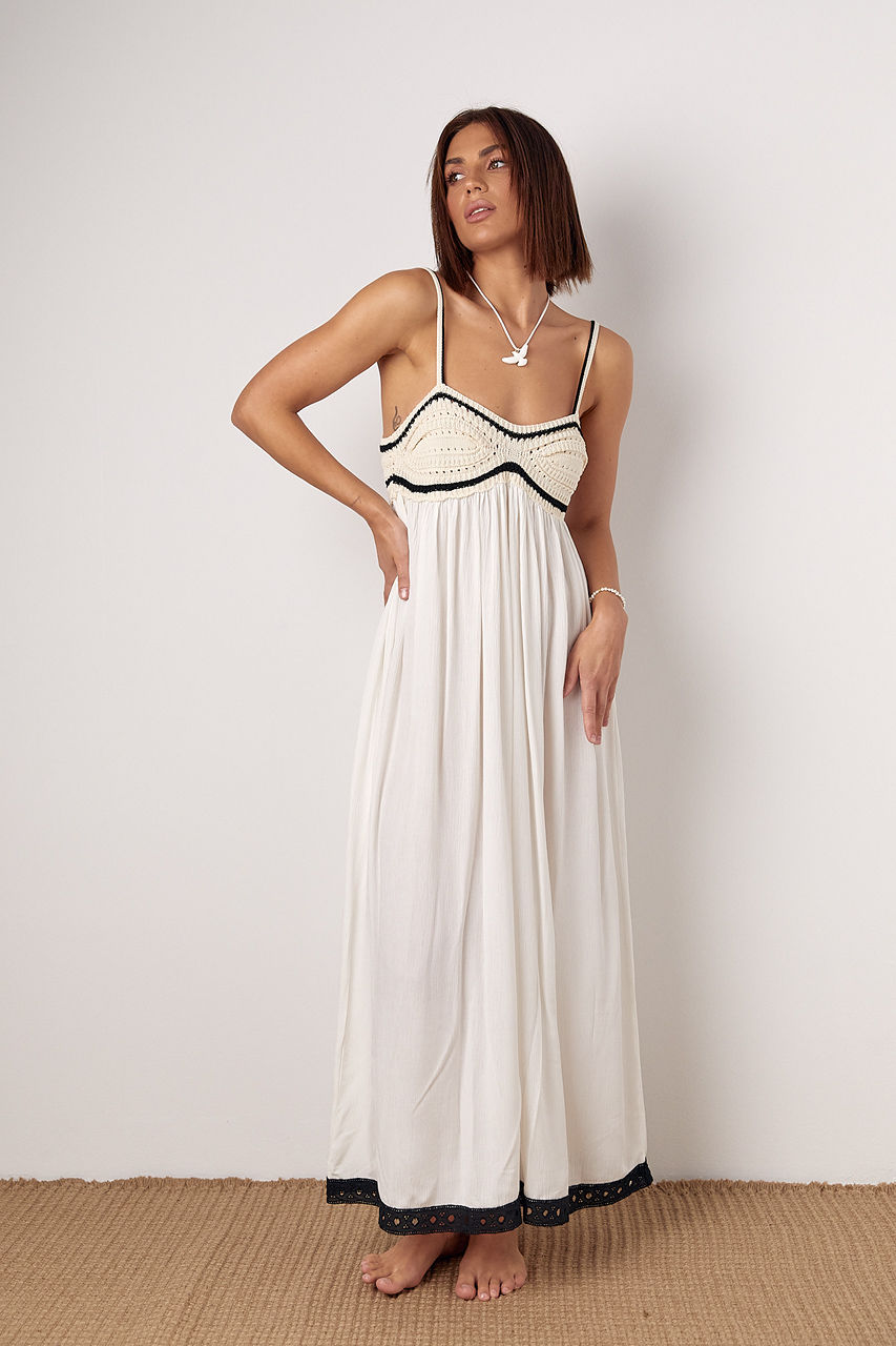 Жіночий сарафан із в'язаним ліфом