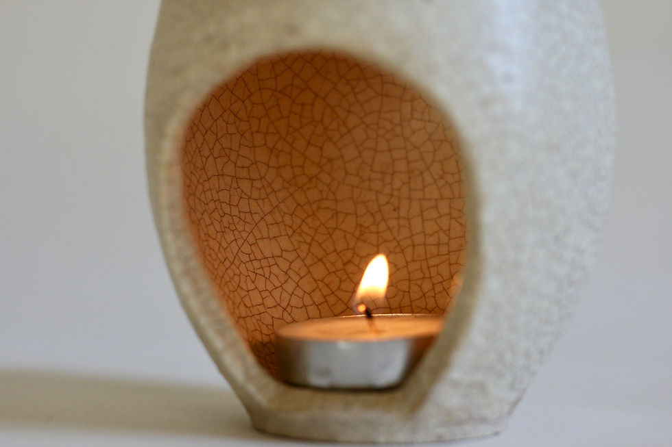 Thumbnail: Ceramic White essential oil burner