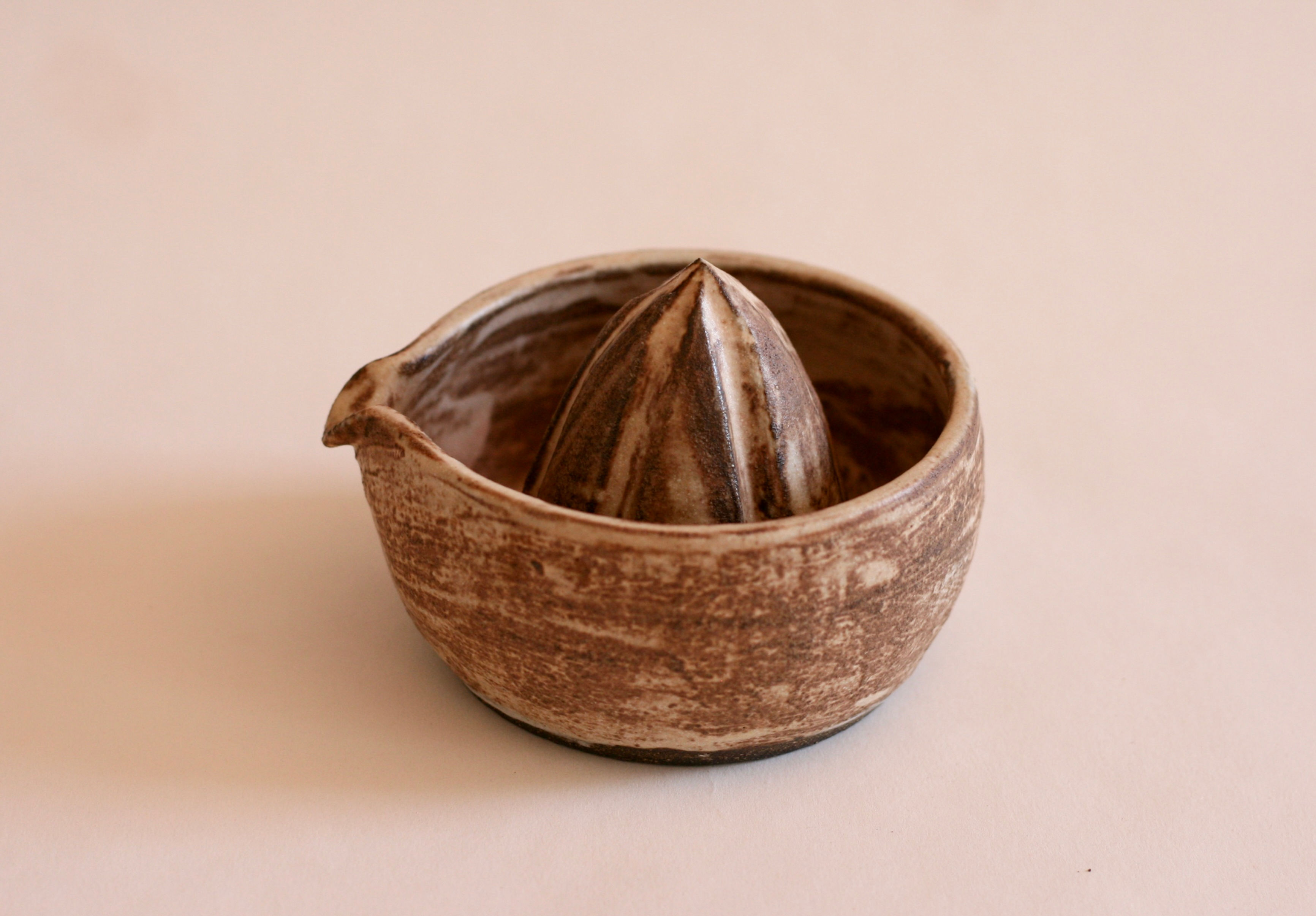 Brown Ceramic Juicer | Pottery Citrus Juicer