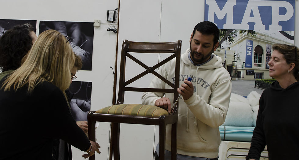Taller de Tapicería de Muebles       