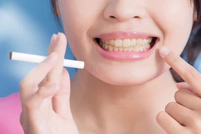 COMMENT LE STRESS ET LE TABAC COMBINÉS PEUVENT ACCÉLÉRER LES PROBLÈMES BUCCO-DENTAIRES