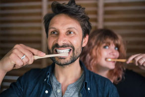 COMMENT BIEN SE BROSSER LES DENTS EN 6 ÉTAPES SIMPLES