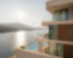 Villa Dream Aura am Meer mit Infinity-Pool bei Sonnenuntergang über der Bucht von Vinišće, Kroatien