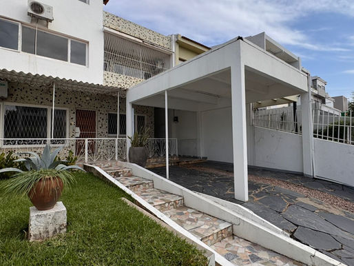 Arrenda-se vivenda T5 na Sommerschield (proximo ao Indy Village) por 160 mil Mt/847370017