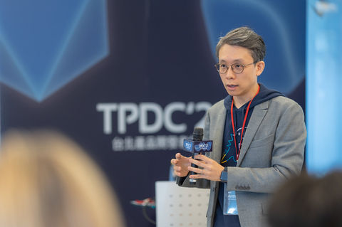 Moshi
產品設計總監
Anthony