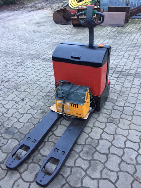 Elek Jungheinrich Ameise Hubwagen Eje 220 2 Ton Verkauft