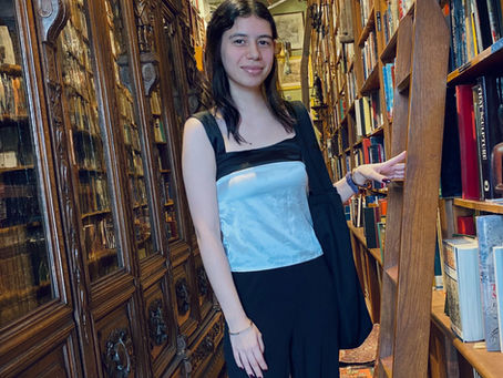 Mia Hounschell - Intern