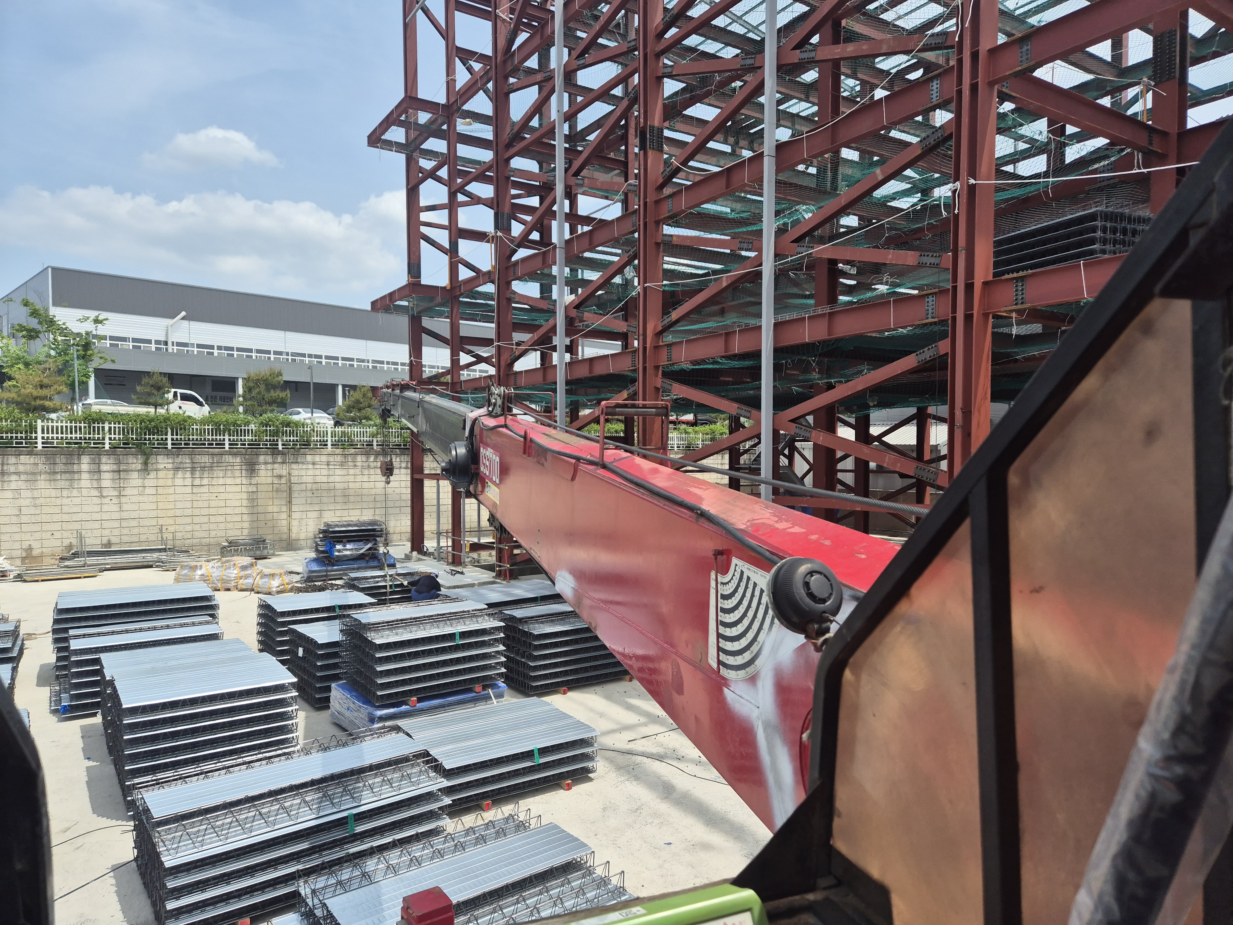 대한카고크레인 파이프 운반 작업