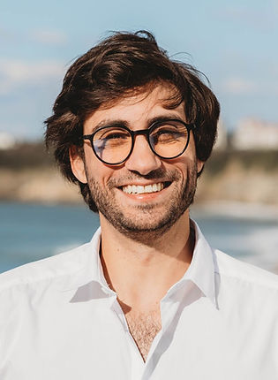 Thomas Lozopone, operational expert and Co-Founder of AI ON US, photographed on the shores of Biarritz. With a background in B2B event production and hospitality, he ensures every detail of the AI ON US Summit delivers an unforgettable, high-end experience. As Co-founder of AI ON US. I’m the operational backbone of the summit. I handle: the logistics (venue, catering, production, tech setup), our financial planning and local partnerships in France, and the French business development strategy—ensuring AI ON US resonates beyond big cities and builds bridges with regional decision-makers. AI ON US The First European Summit on Responsible AI in Biarritz, October 15-16, 2025