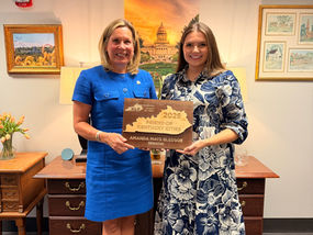 Senator Amanda Mays Bledsoe receives Friend of Kentucky Cities Award