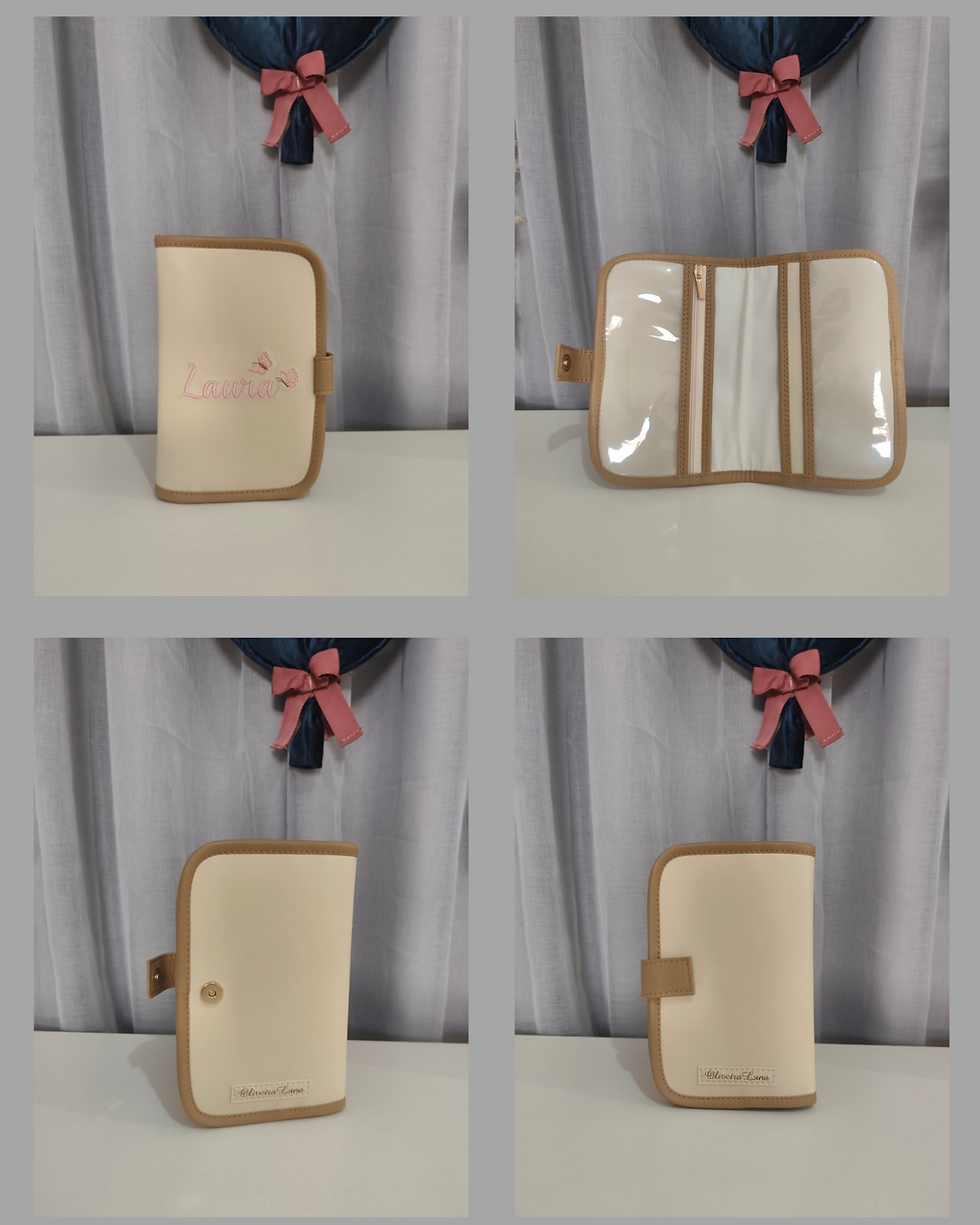 Miniatura: Kit bolsa maternidade, bege e castanho claro, bordado com nome e borboletas .