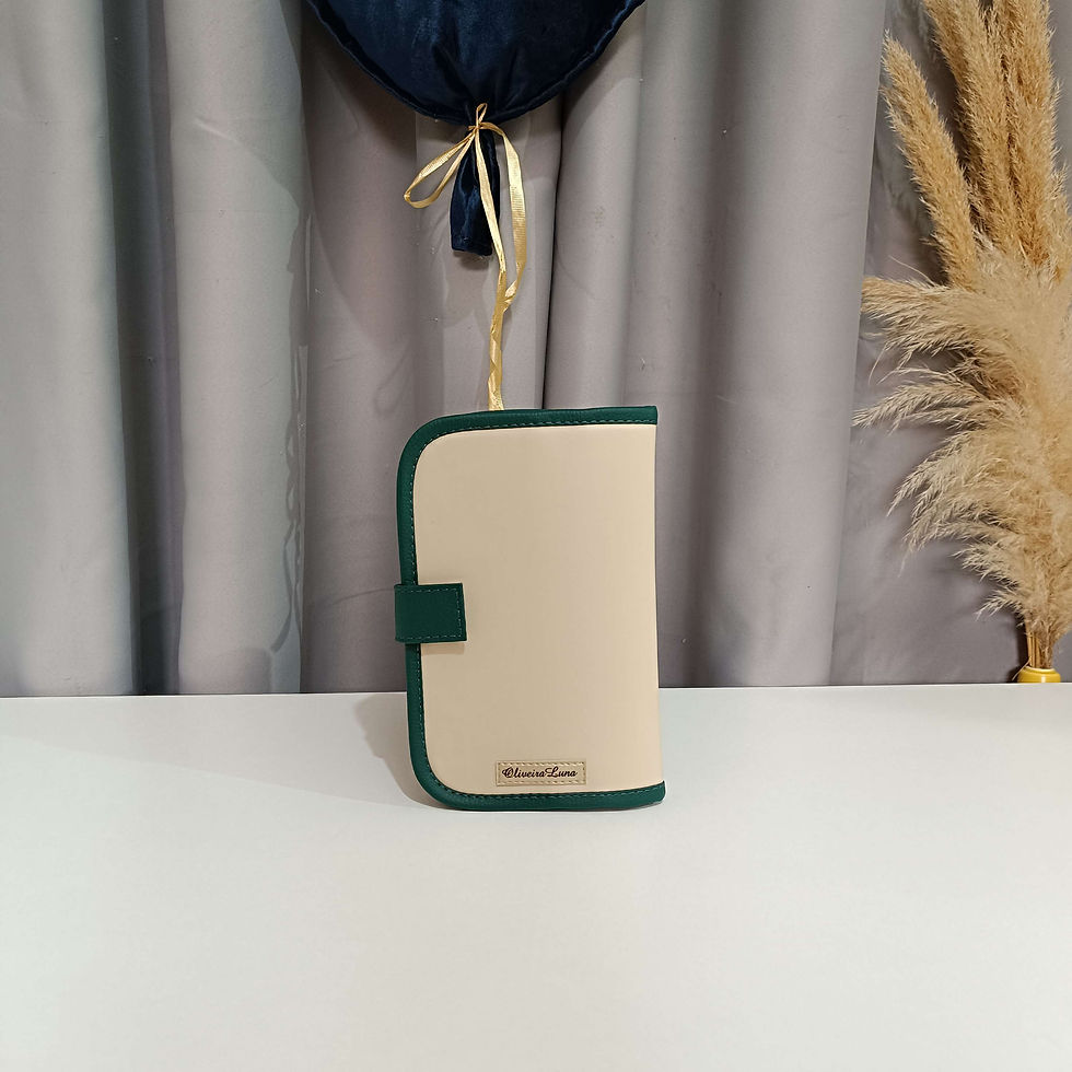 Miniatura: Kit mala maternidade, bege e verde escuro, tema safari personalizado com nome.