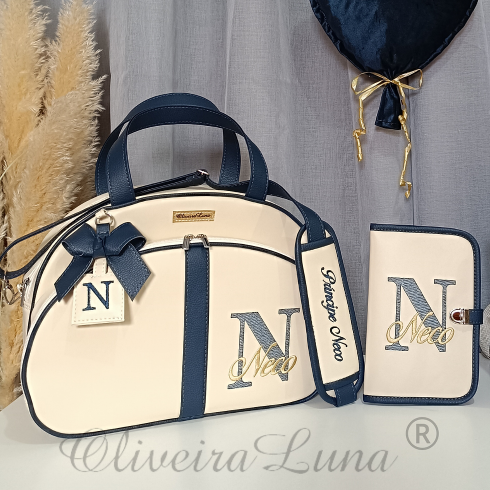 Kit mala e porta documentos,bege e marinho, personalizado com nome de seu bebé.